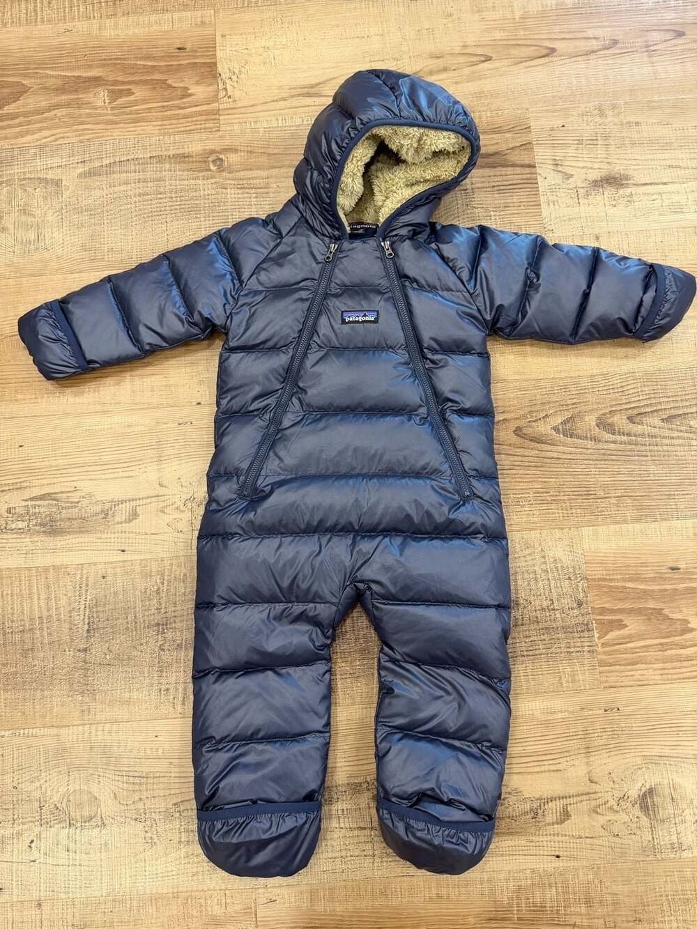 Patagonia Infant Hi-Loft Down Sweater Bunting Size 6-12M Navy Blue